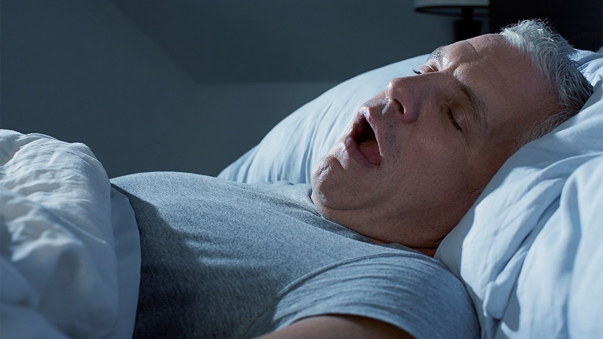 Чтобы вновь задышать после остановки дыхания человеку с обструктивным апноэ сна нужно на несколько мгновений проснуться