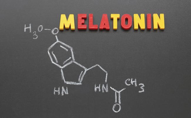 Мелатонин не является добавкой по типу «чем больше, тем лучше» – если принимать слишком большую дозу, можно получить негативный эффект