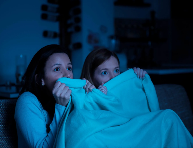 Просмотр на ночь фильма ужасов – путь к сомнифобии