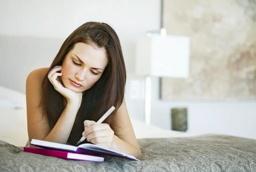 Записывайте в дневник свои ощущения перед сном и во время сна – это поможет справиться с фобией